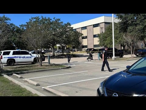 Slidell bank robbed at gunpoint, police say