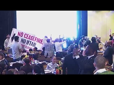 Protesters interrupt Houston mayor at annual Ramadan dinner