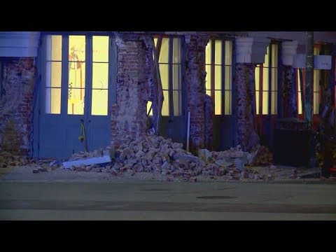 Parts of building collapses in NOLA's Central Business District