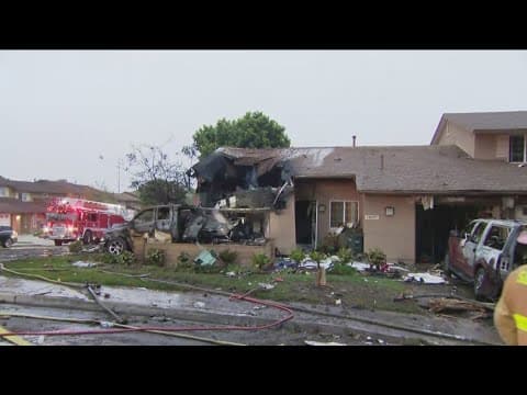 Small plane crashes into Tierrasanta neighborhood, setting home and cars on fire