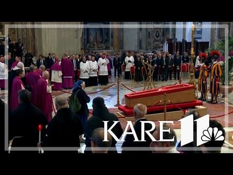 Mourners pay respects to Pope Francis ahead of Saturday's funeral