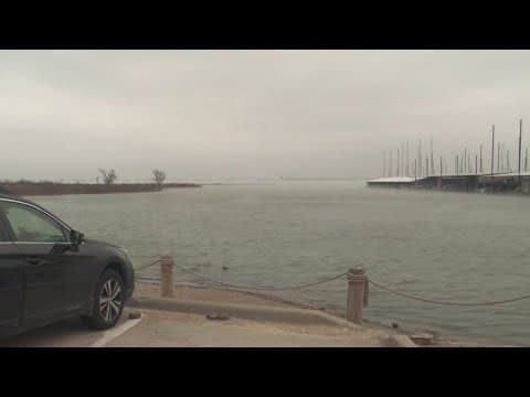 Lake effect snow seen Wednesday morning at Grapevine Lake