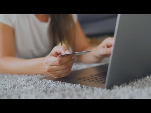 Wallet-friendly holiday spending tips