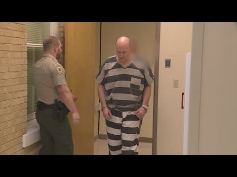 Former police chief escapes Arkansas prison dressed as corrections officer