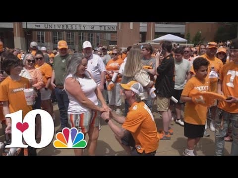 Vol fans get engaged in front of Neyland Stadium