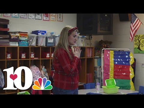 High school senior gives out free books to Dandridge Elementary students, fostering love of reading