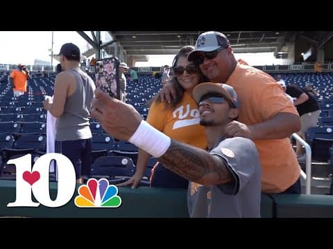 Vol players sign autographs after College World Series win