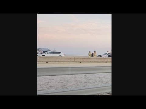 Crash closes northbound Causeway