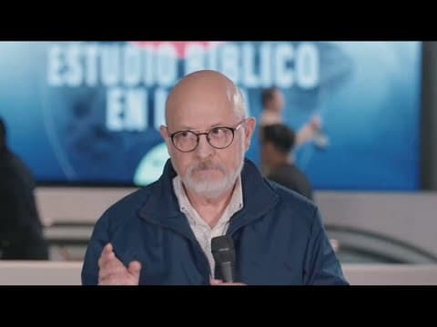 Pastor describes remaining calm during shooting at Lakewood Church