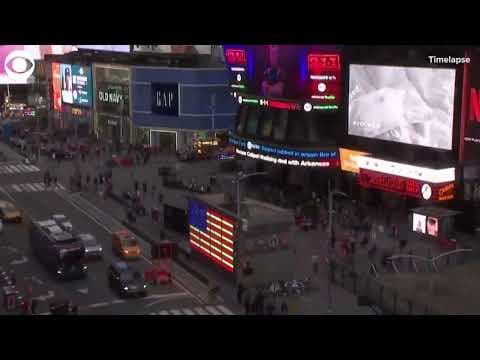 Eclipse Timelapse:  Times Square turns dark during total solar eclipse