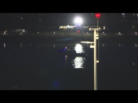 Nightfall curtails recovery efforts in DC plane, helicopter crash 5 p.m. update