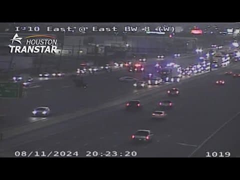 Sheriff: Adult, 2 kids injured in rollover crash on the East Freeway