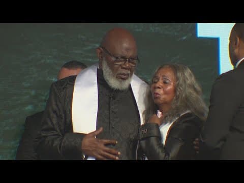 TD Jakes officially steps down as leader of the Potter's House