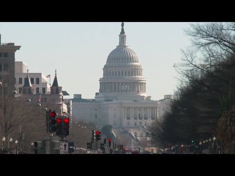 As the shutdown deadline approaches, Trump meets with top Congressional leaders