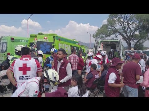 58 people injured when tarp collapses during mayoral rally outside of Mexico City