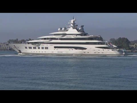 $300M yacht owned by Russian oligarch Suleiman Kerimov being towed into San Diego