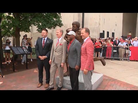 Archie Griffin statue unveiled at Ohio Stadium