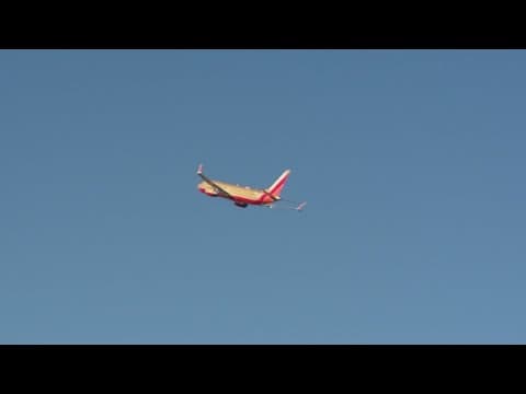 Drivers at DIA choose cellphone lot over travel chaos