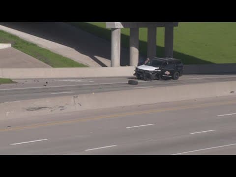 2 Texas state troopers hit by pickup truck while assisting disabled vehicle, DPS says