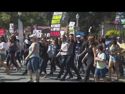 Hundreds of San Diegans show up at the House of Iran in solidarity