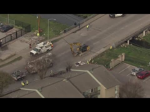 Power restored to CenterPoint customers after excavator comes in contact with power lines