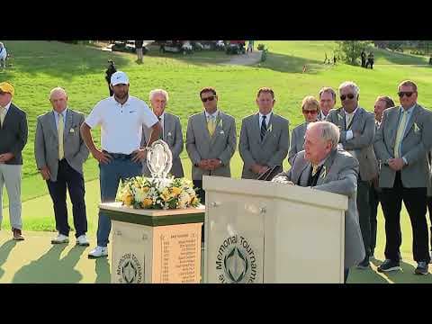 Jack Nicklaus introduces Scottie Scheffler during Memorial trophy presentation
