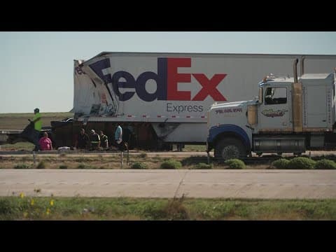 One dead in crash that shut down I-35 north of DFW in both directions