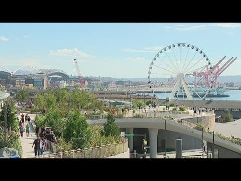 Buckeye fans arrive in Seattle ahead of Washington game