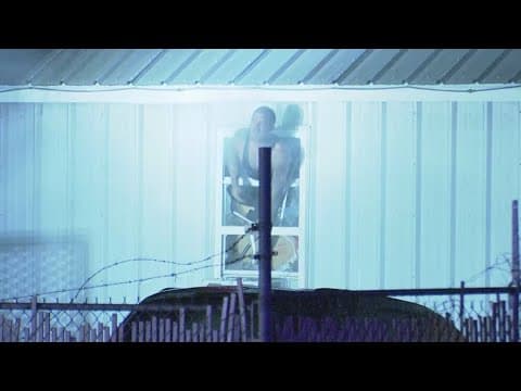 Man jumps out of window to escape gas during SWAT standoff in west Houston