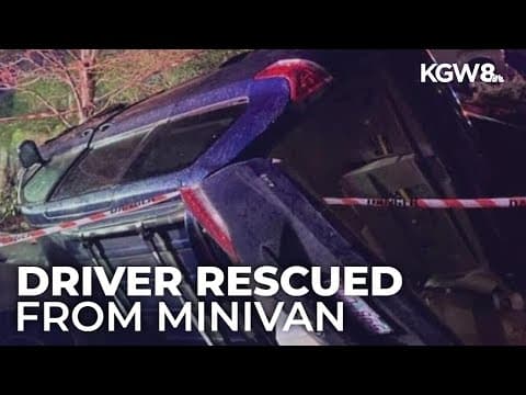 Minivan falls from parking structure in Northeast Portland; driver rescued