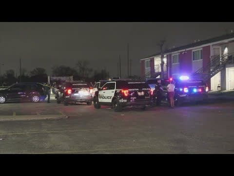 Houston police searching for suspect in deadly domestic dispute