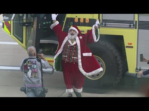 Santa kicks off holiday season for travelers at Indianapolis International Airport