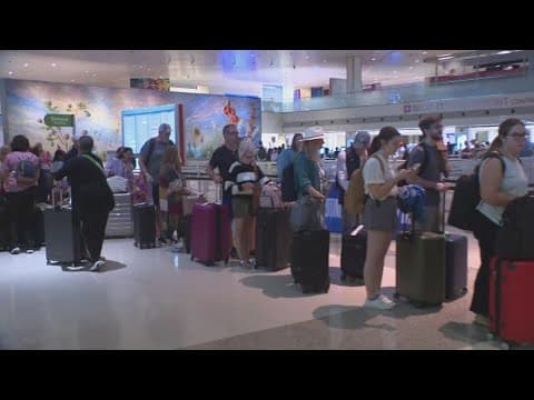 Long TSA check-in lines seen at Love Field