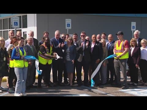 Parish leaders celebrate new Amazon facilty in Slidell