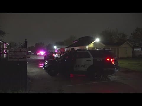 Man arrested after shooting 2 people at barbecue, leading officers on brief chase in NE Houston: HPD