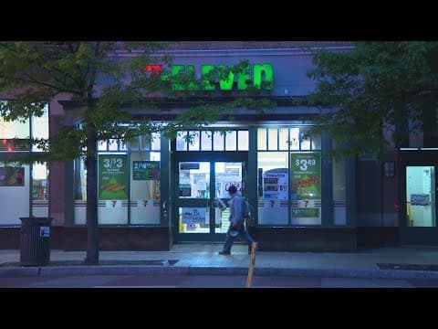 Another 7-Eleven store robbed with a fire extinguisher