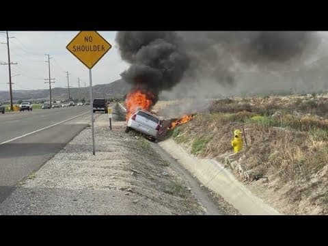 Army Sergeant honored for pulling man from burning car