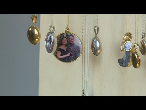 The Locket Sisters: Keepsake gift for mom