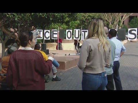 San Diegans rally downtown, calling for end to federal government shutdown