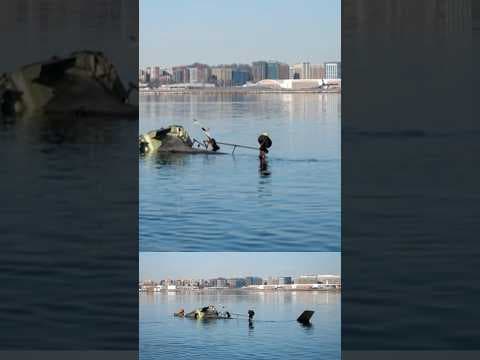 Crews Lift Wreckage From D.C. Plane Crash Out of Potomac