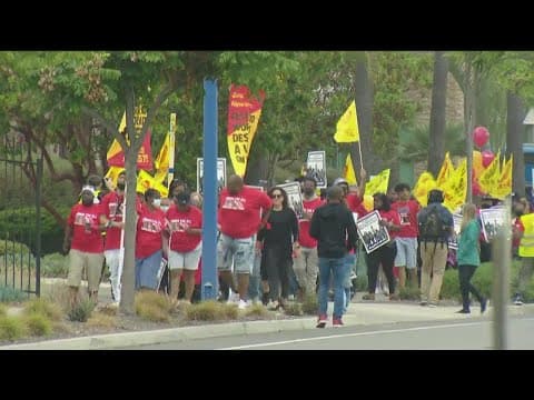 14 people arrested protesting working conditions at fast food restaurants