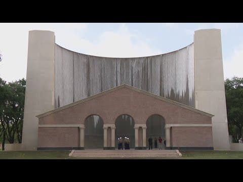 Popular Houston landmark gets its water back