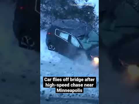 Stolen car flies off a bridge during a police chase near #Minneapolis. #shorts #kare11 #minnesota
