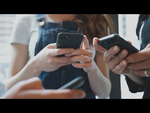 New law requires students to be without their cellphones all day