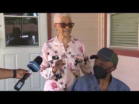 Elderly Houston couple gifted with free lawn care for a year