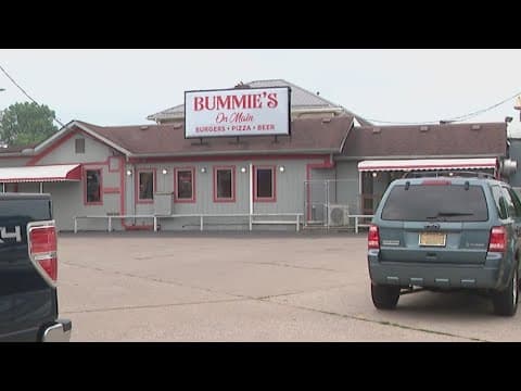Bummie's opens new location after fire destroyed restaurant last year