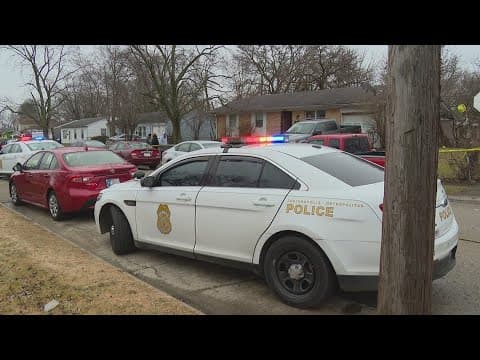 4 suspects get away with more than $10,000 in cash