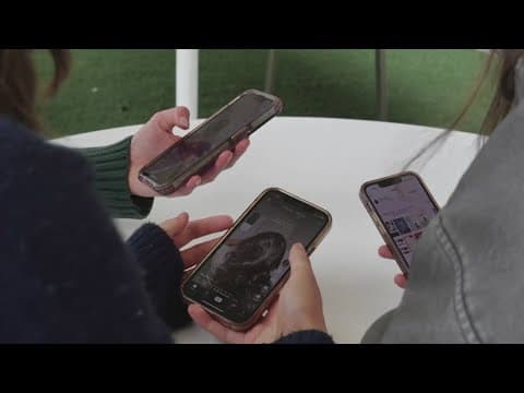 Australia approves teen social media ban