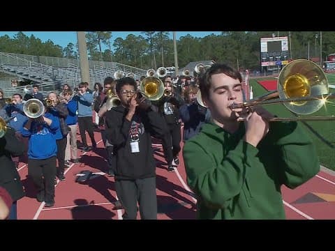 Mardi Gras music: Fontainebleau High Crimson marching band strikes a chord on the parade route