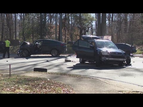 Fatal car crash in Virginia leaves 1 dead, multiple injured